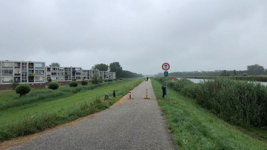 Links de Ooi, rechts de Oude IJssel