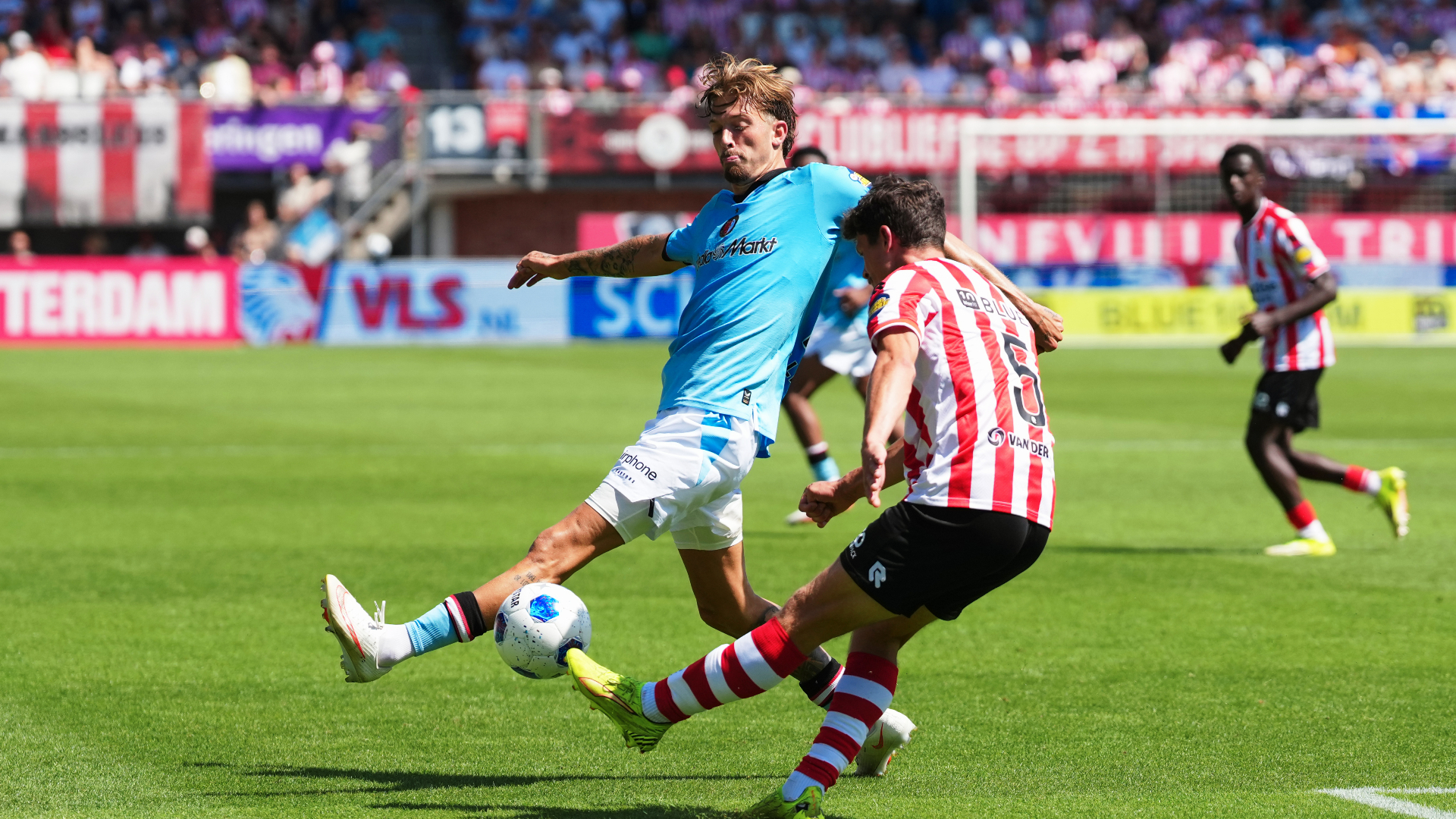 Luciano Valente in duel met Bas Kuipers