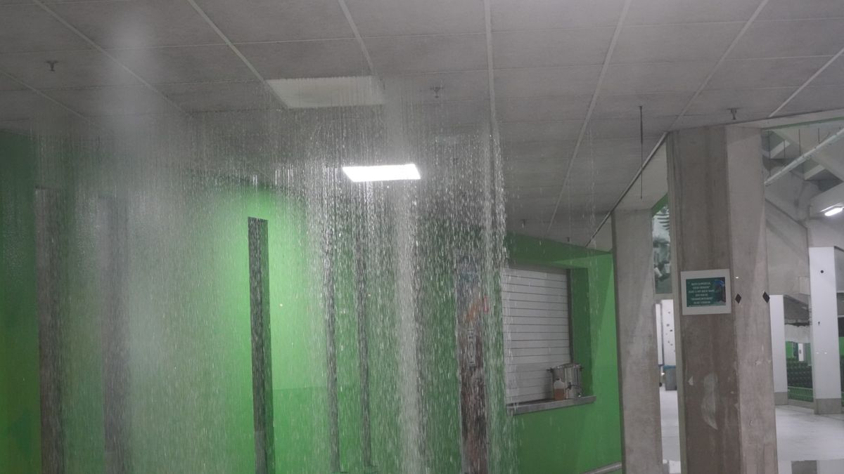 112-nieuws: Auto vliegt in brand in Waterhuizen