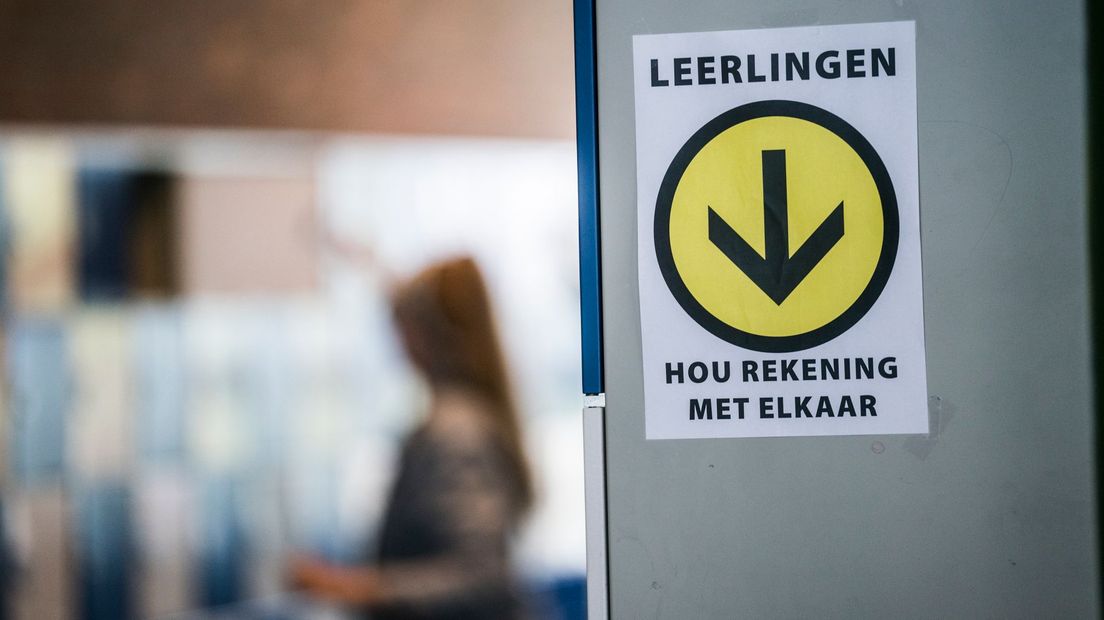 Op twee scholen in Emmen zijn coronabesmettingen vastgesteld (Rechten: ANP/Siese Veenstra)