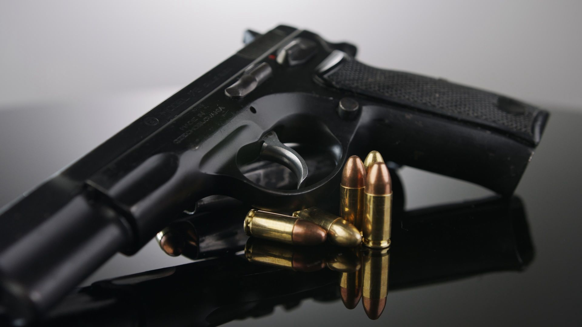 Revolvers, gaspistolen en MDMA: oud-militair hoort celstraf eisen