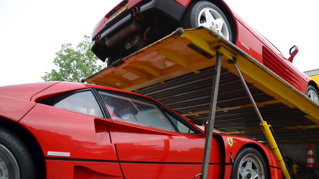 twee in beslag genomen Ferrari's