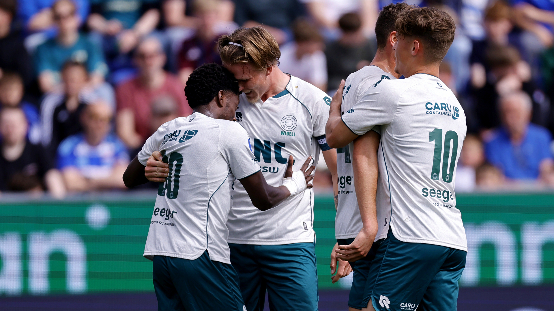 Excelsior viert de 1-1 tegen PEC Zwolle