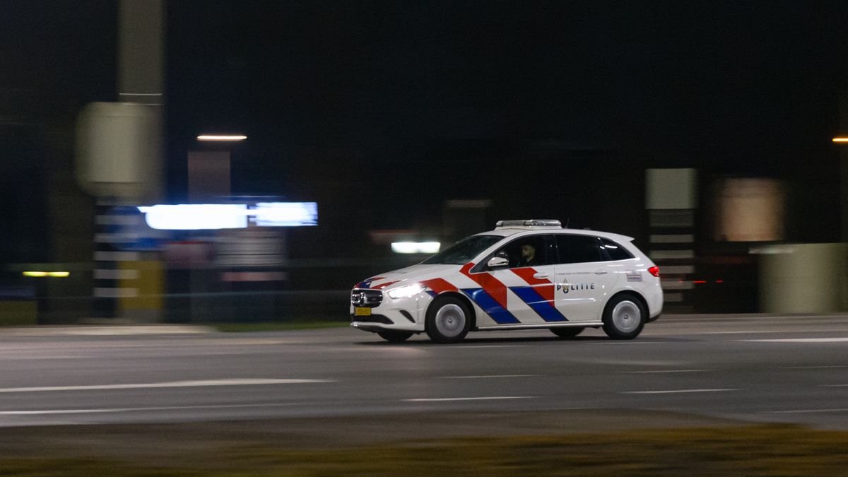 Man wil snackbar in Geleen beroven met wapen, vertrekt zonder buit