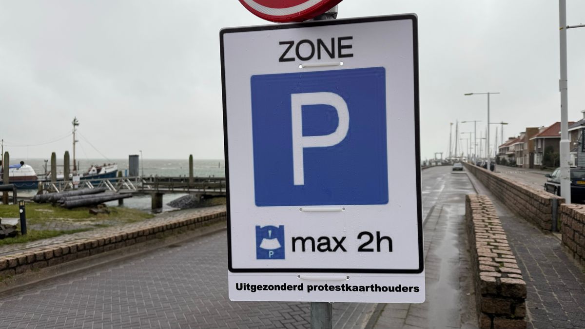 Te weinig parkeerruimte op Terschelling: actiegroep komt met ludiek protest