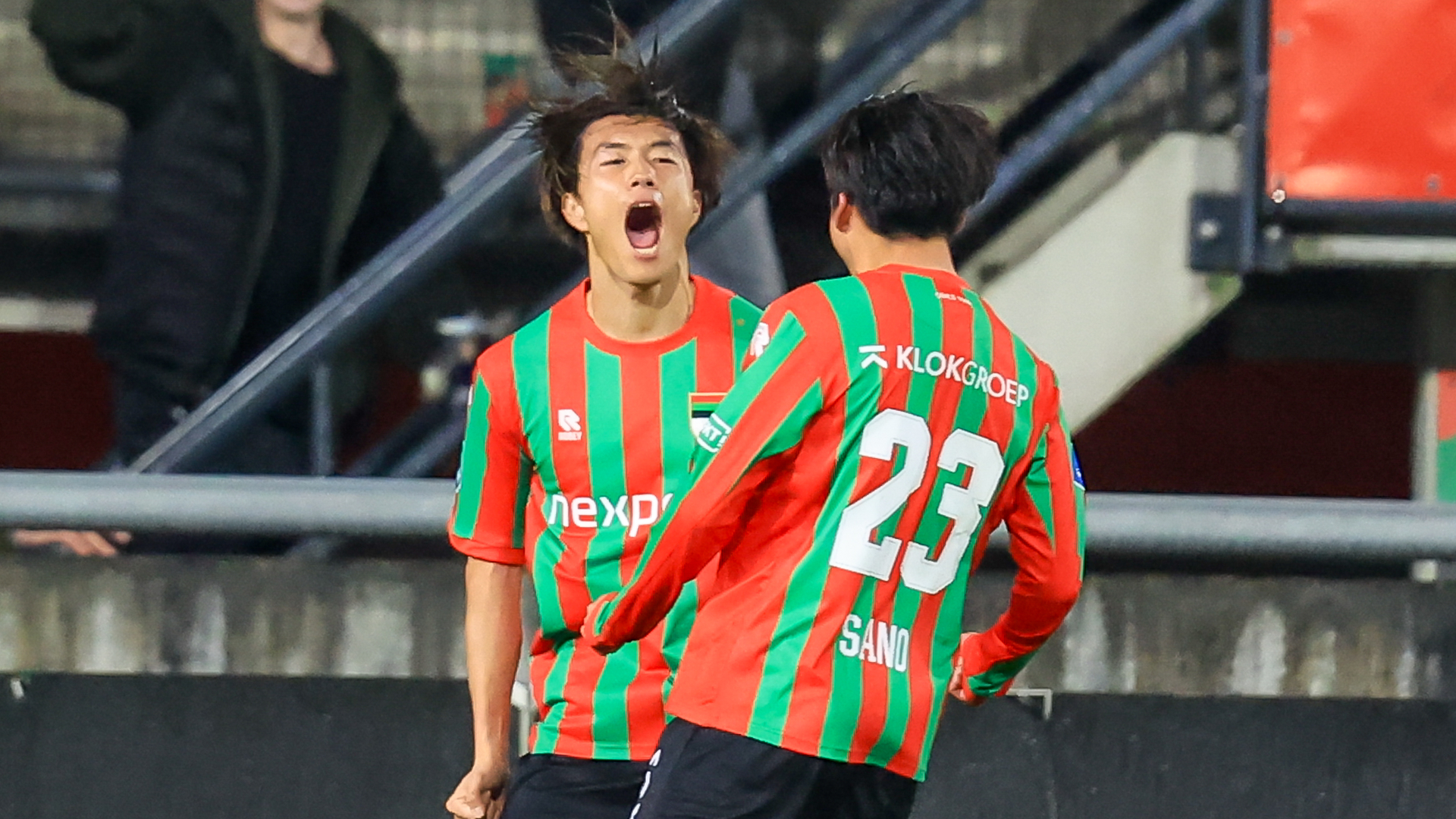 Koki Ogawa viert zijn doelpunt tegen Sparta