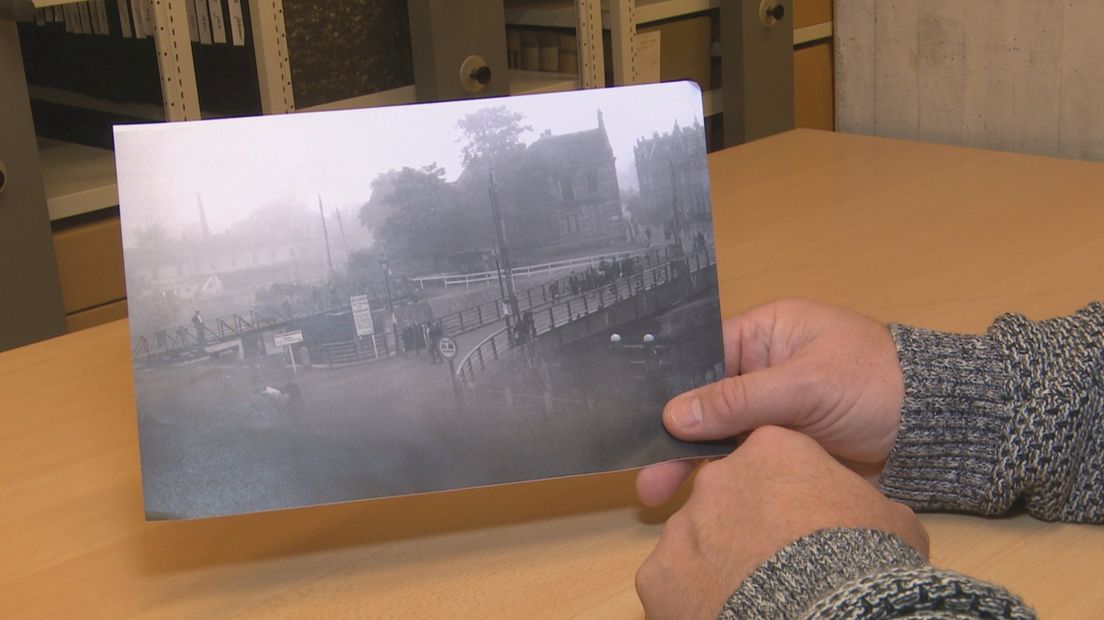 Paul Harmens met de bijzondere foto in zijn hand