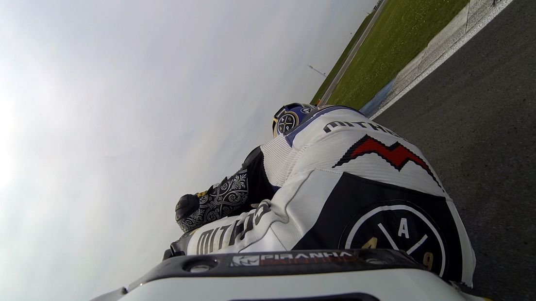 Axel Pons rijdt een rondje over het TT Circuit (Rechten: RTV Drenthe)