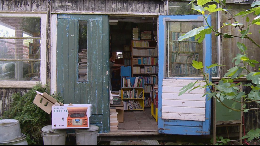 Midden in de polder verkoopt deze boekenwurm bijna dertigduizend boeken