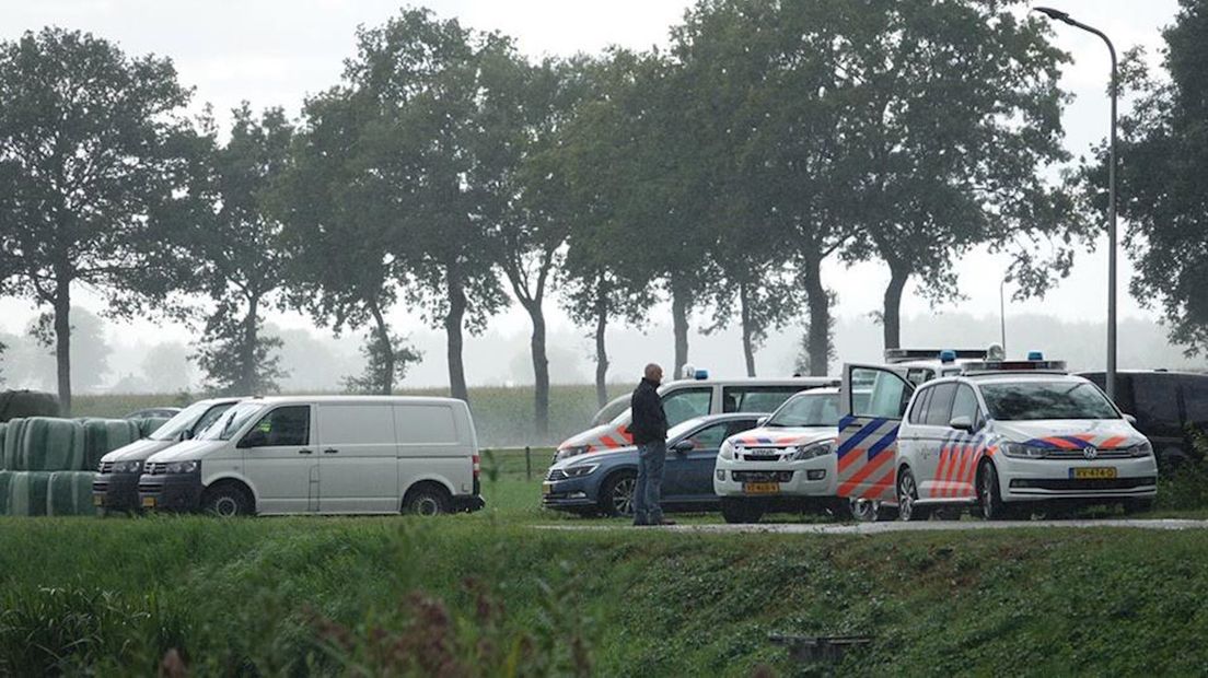 De politie vond de auto bij een zoektocht naar de vermiste vrouw uit Dedemsvaart