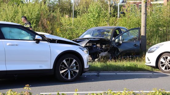 Gewonden bij ongeluk tussen twee autos in Assen.