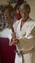 Fred haalt 9e dan in karate