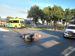 Gewonde na ongeluk tussen motor en busje