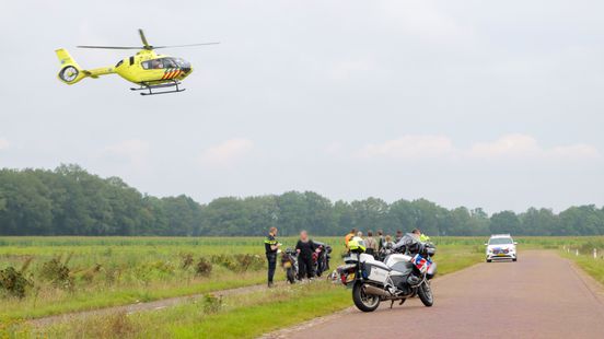 Ongeluk tussen motorrijders in de buurt van Zwinderen.