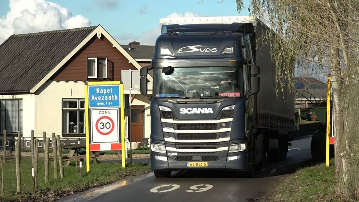 Conflict over smalle weg in Kapel-Avezaath, bewoners staan tegenover elkaar