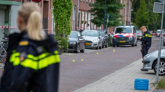 Man neergestoken na vechtpartij | File op A16 na ongeval opgelost. Man neergestoken na vechtpartij | File op A16 na ongeval opgelost.