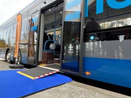 Zorgen over veiligheid van rolstoelers in de bus: hernieuwde training buschauffeurs