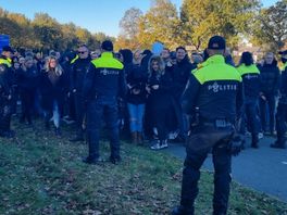 Gerbrig werd belaagd in Staphorst: "Ze zagen Amnesty-spullen en riepen: ze hoort erbij!"