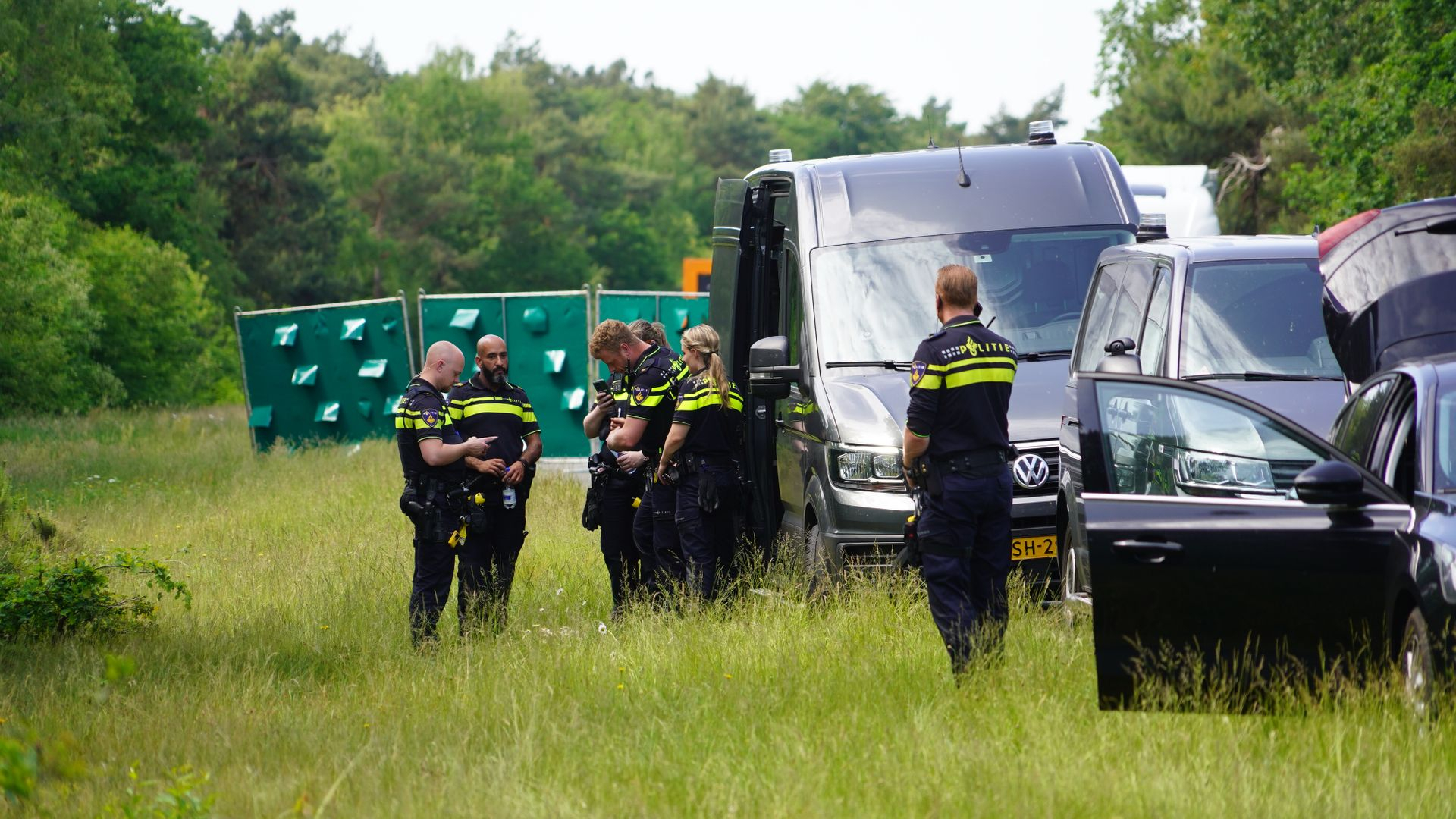 Foto: A28 deels afgesloten na vondst dode