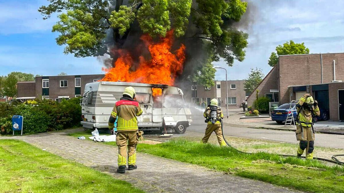 Camper brandt volledig uit in Leeuwarden