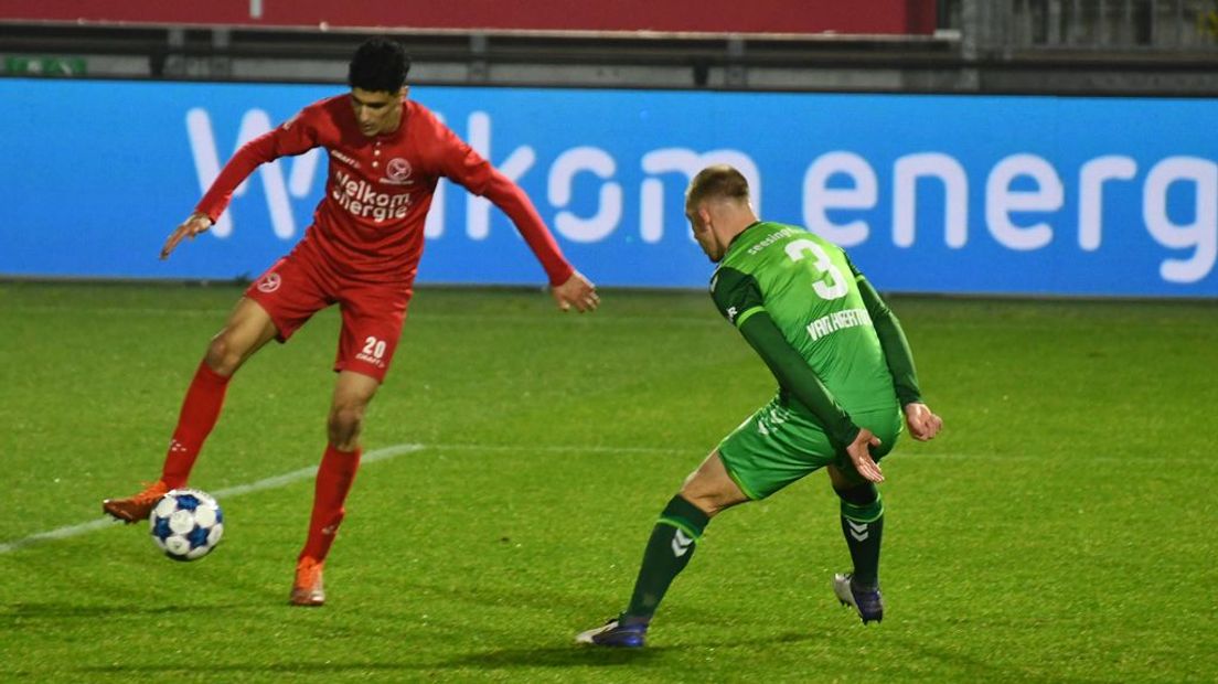 Almere City is De Graafschap de baas in de eerste helft, na rust waren de rollen omgedraaid