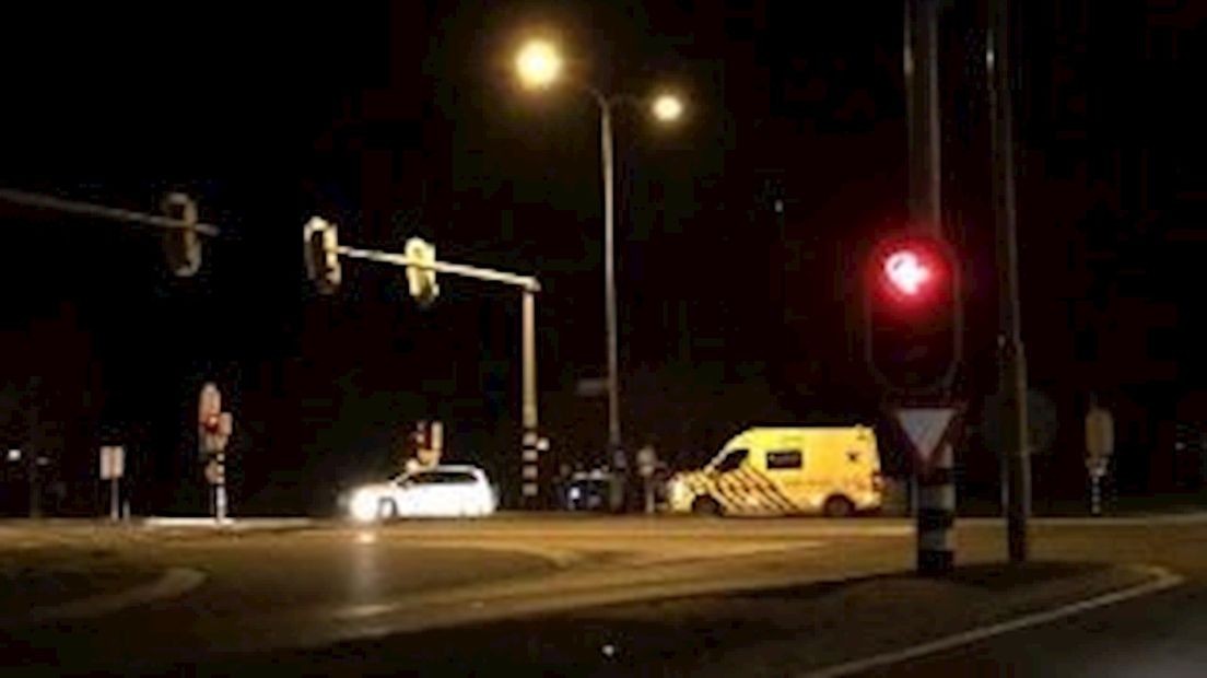 Scooterrijder gewond bij botsing met auto in Almelo