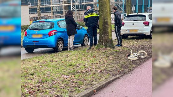 Kindje op loopfiets aangereden
