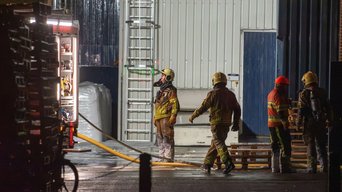 Afsluitdijk richting Noord-Holland weer open na ongeluk | Voetganger gewond bij aanrijding in Leeuwa