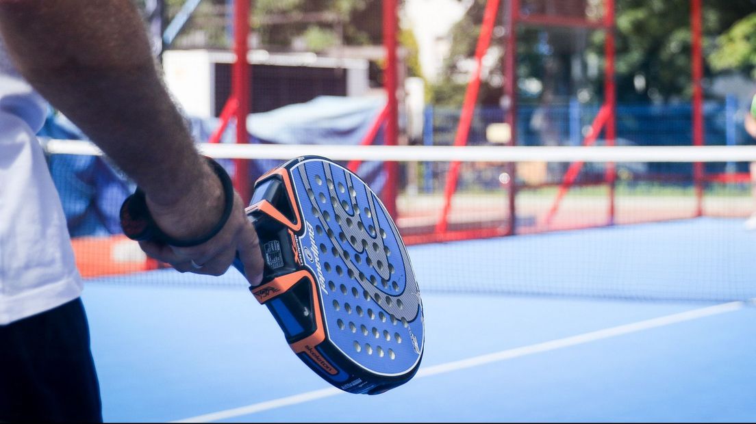 Padel | Foto ter illustratie: Tomasz Krawczyk (Unsplash)