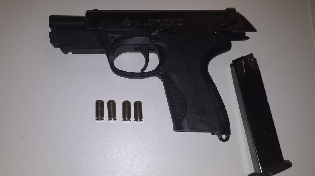 Alarmpistool op vakantiepark in Hoek