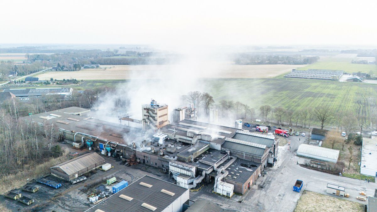 Brand bij gieterij in Klazienaveen