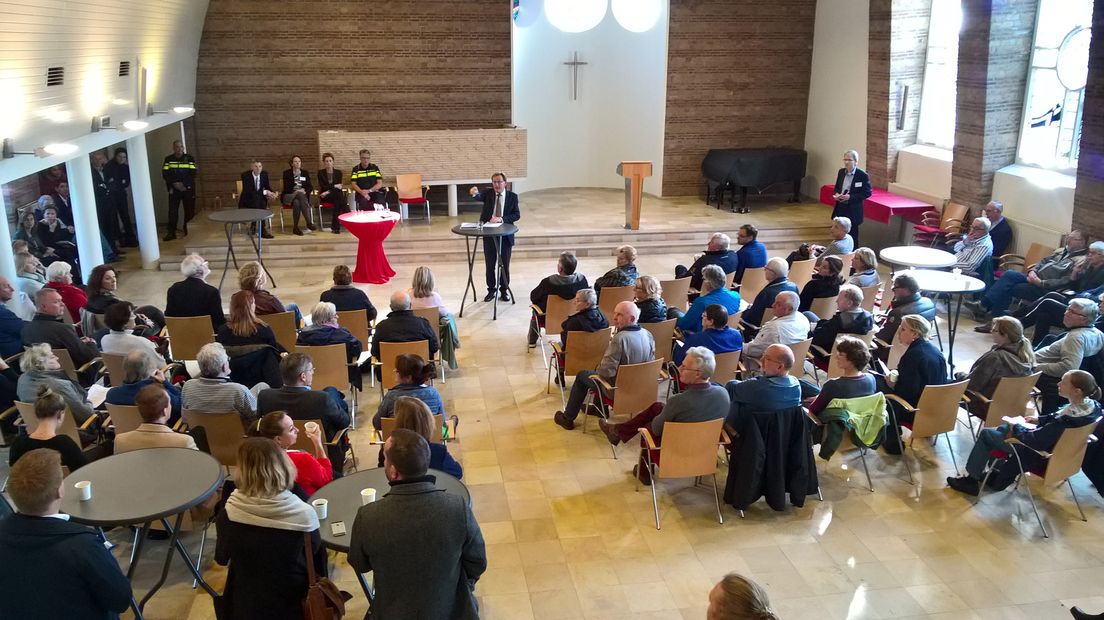 Eén van de bijeenkomsten waar omwonenden werden ingelicht door Altrecht en de gemeente.