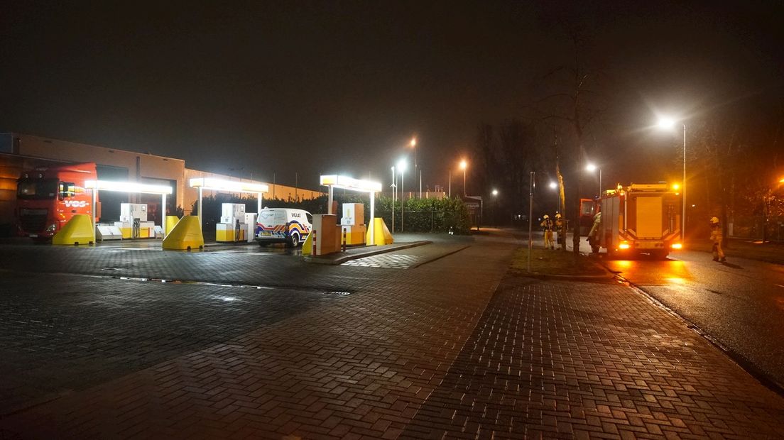 Gas stroomt met hoge druk op straat in Deventer