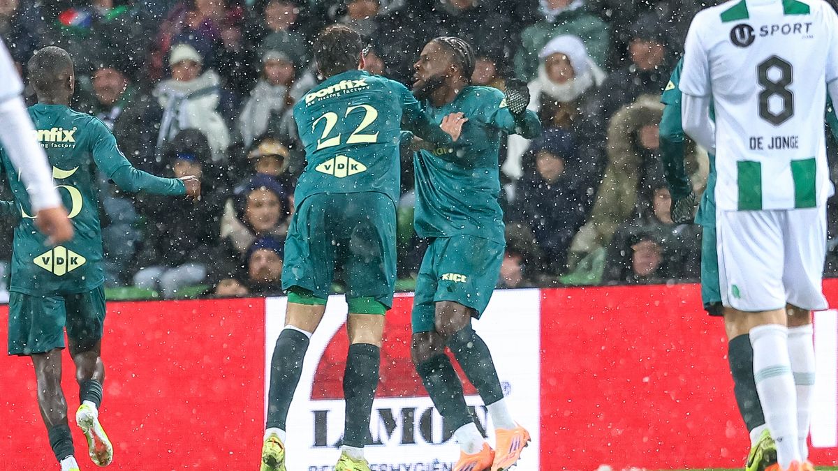 PEC Zwolle buigt in slotminuut en speelt gelijk na intens voetbalgevecht in winters Euroborg