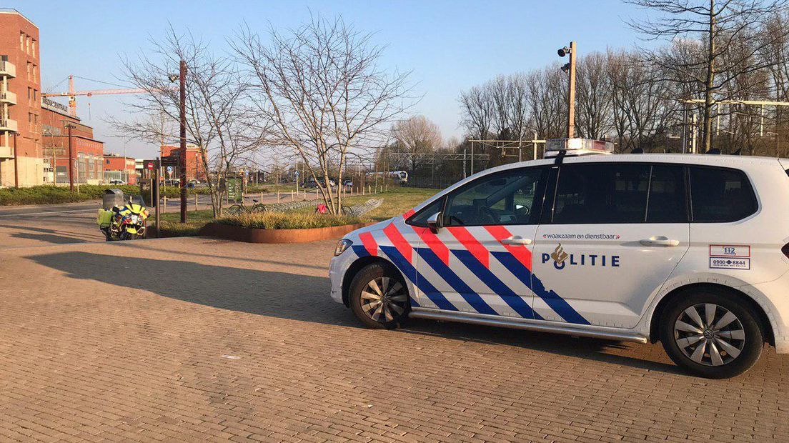 Vanwege een aanrijding met een persoon lag het treinverkeer tussen Groningen en Assen stil
(Rechten: ProNews/Rick ten Cate)