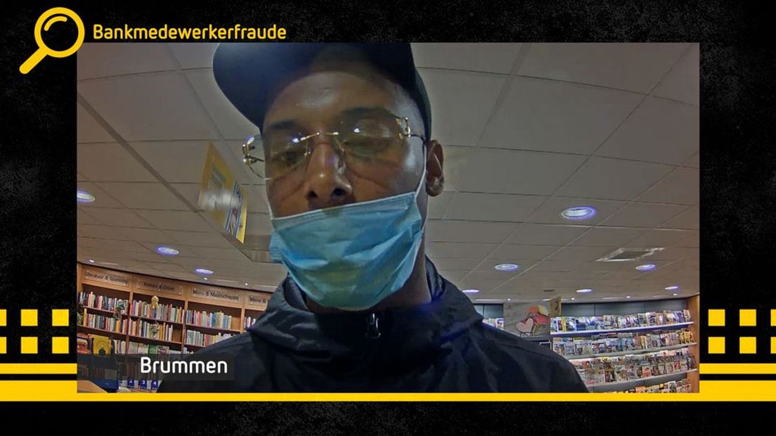 Deze man pint met de pas van een ander.