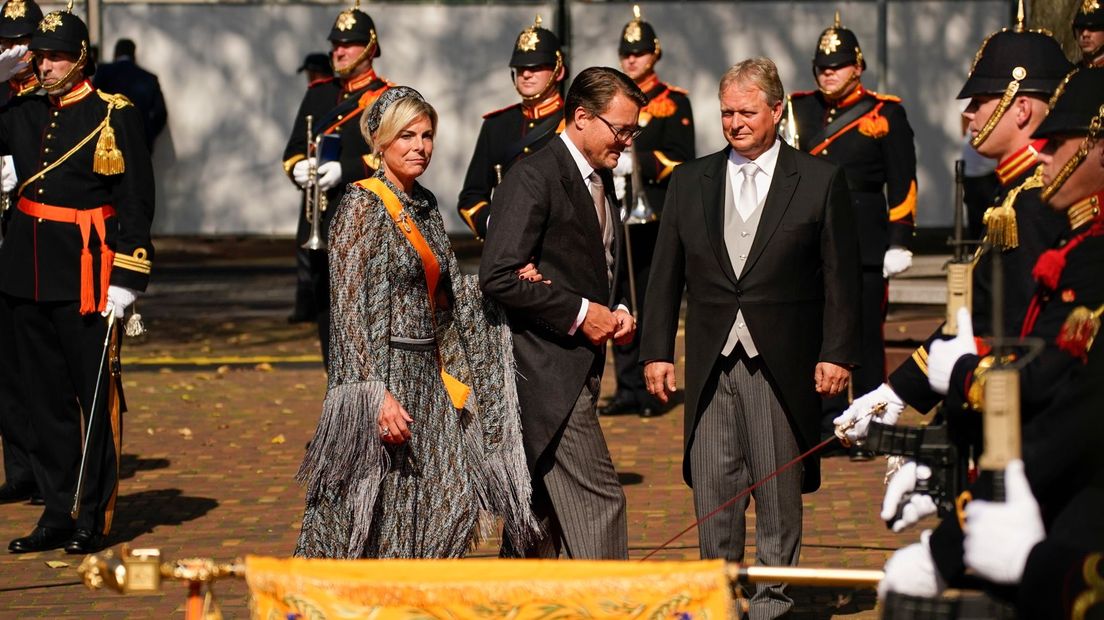 Erik Ziengs ontvangt prins Constantijn en prinses Laurentien (Rechten: ANP ROYAL IMAGES/Sander Koning)