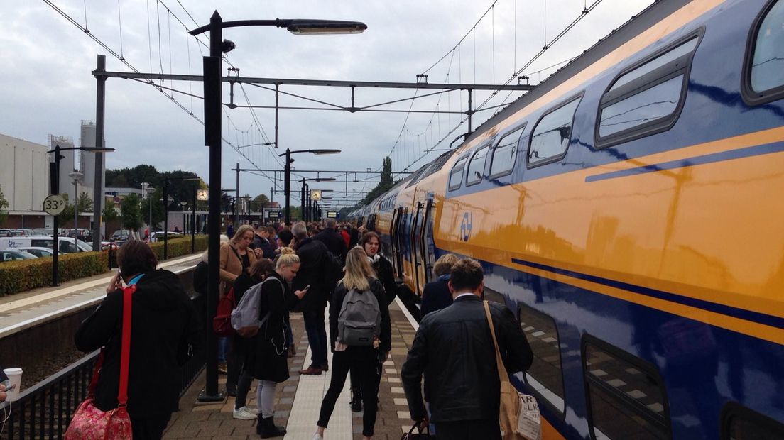 Door de verstoring is het extra druk op bijvoorbeeld station Beilen (Rechten: Tina Ruiter/RTV Drenthe)