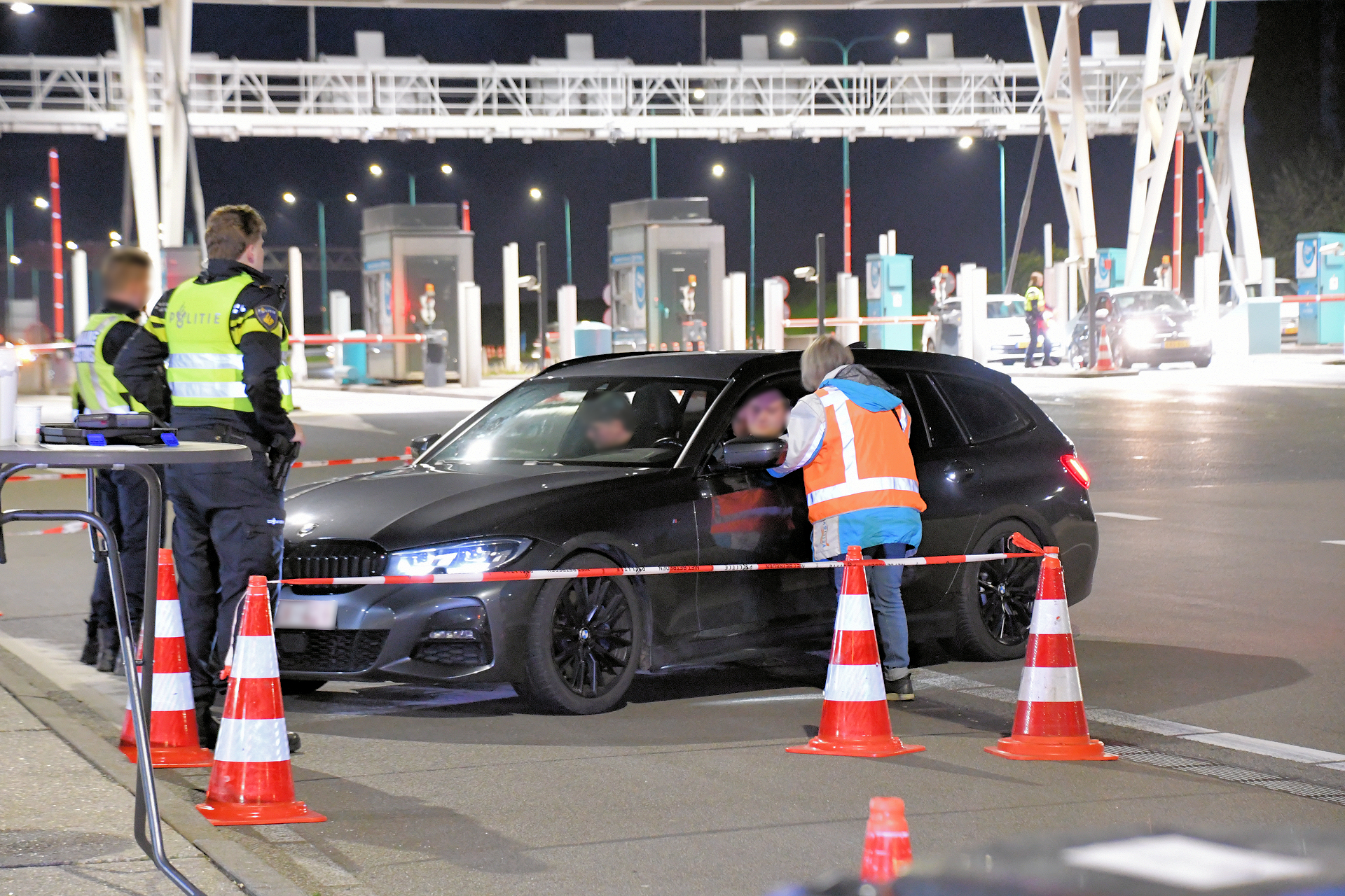 Grote verkeerscontrole bij Westerscheldetunnel: van rijden zonder gordel tot bezit van harddrugs