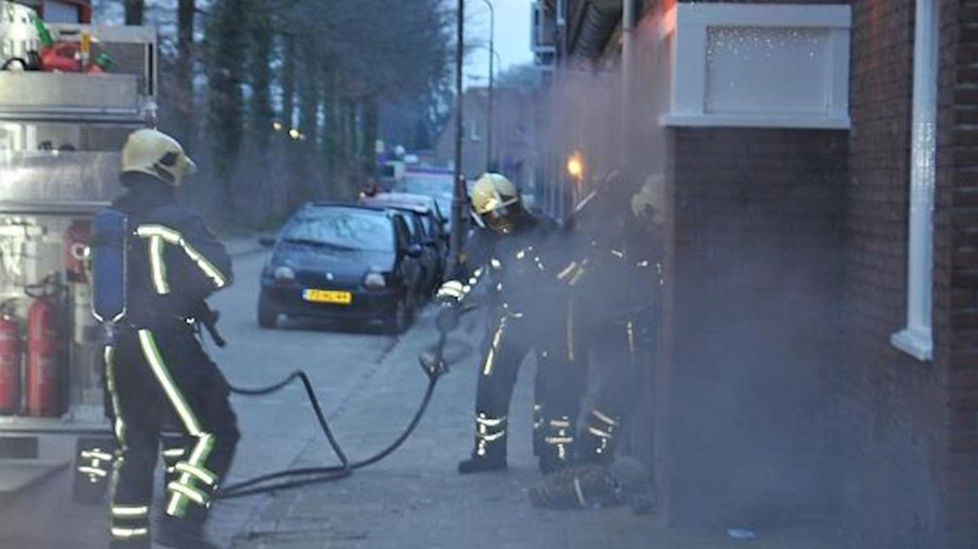 Huis in Almelo onbewoonbaar na brand