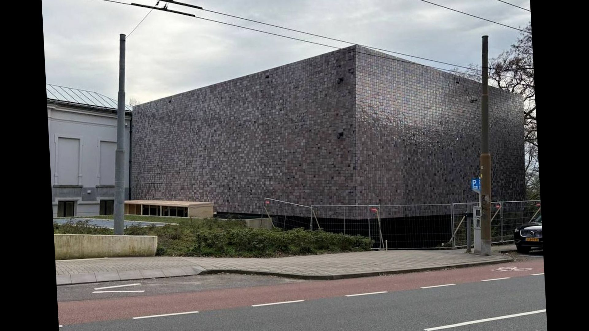 Duizenden tegels op museum laten los: hier ging het eerder mis