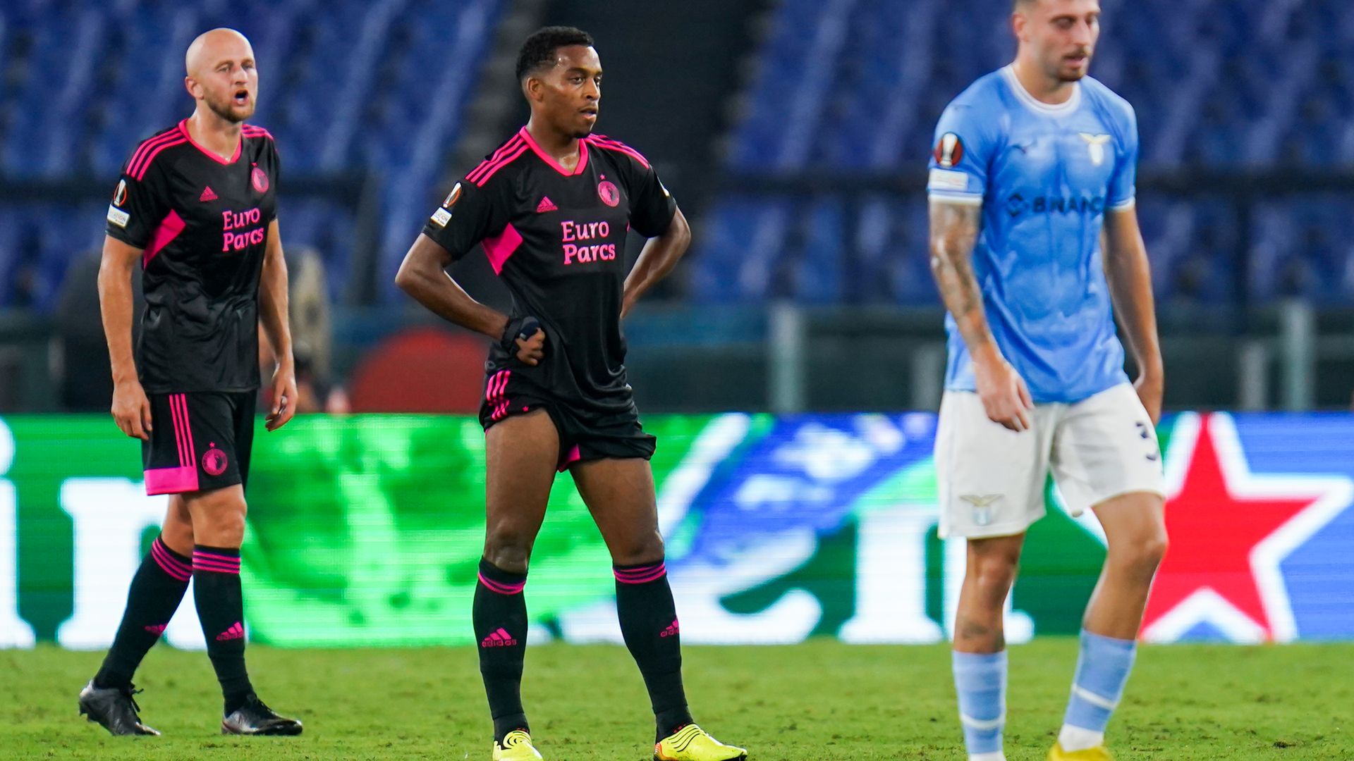 Gernot Trauner en Quinten Timber balen tijdens het duel tussen Lazio en Feyenoord