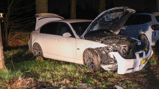 200 liter diesel gelekt na ongeluk A12 | Auto in brand na botsing. 200 liter diesel gelekt na ongeluk A12 | Auto in brand na botsing.