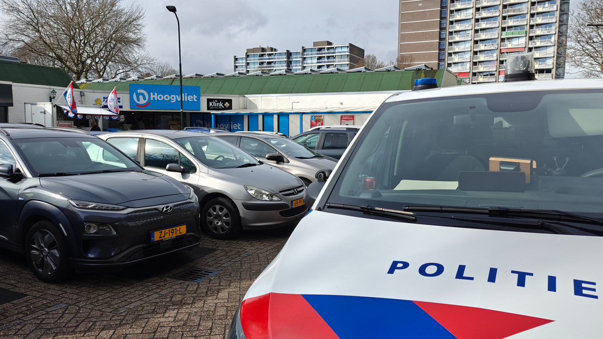 Twee Minderjarige Meisjes Gearresteerd Voor Gewapende Overval - Omroep West