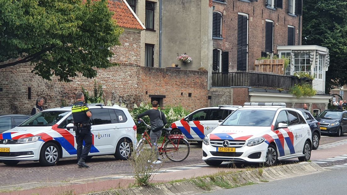 Hooligans met mekaar op de vuist in Deventer
