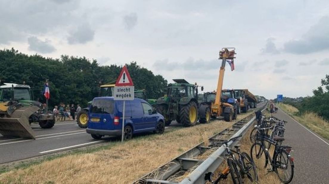 Het protest bij de brug.