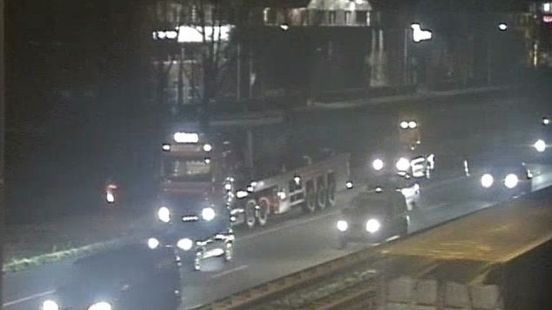 Flink oponthoud A1 door kapotte vrachtwagen