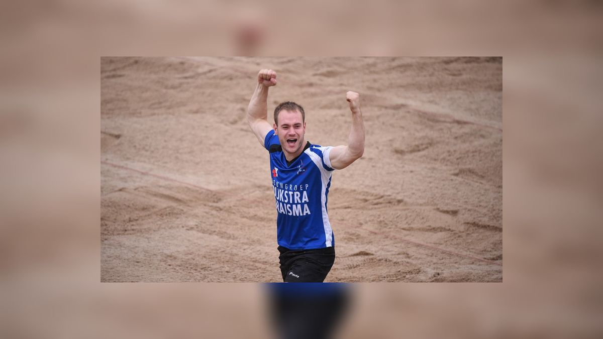 Jan Teade Nauta is de sterkste fierljepper in IJlst
