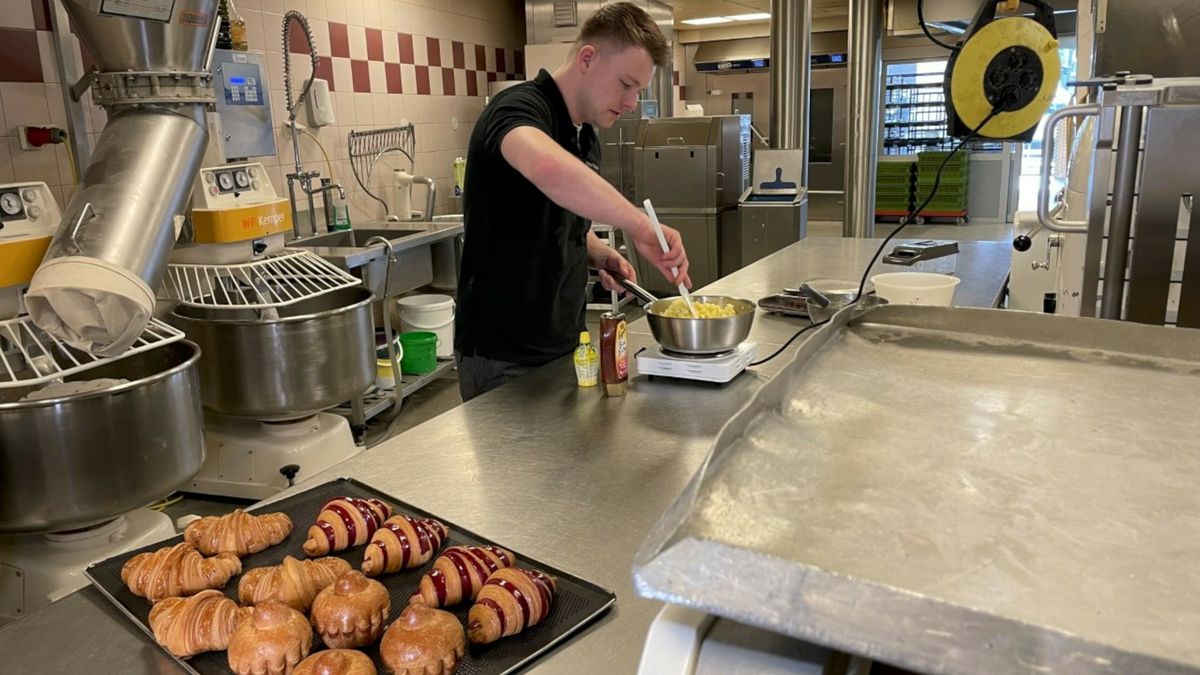 Bakkerskampioen Roy Schepers uit Sleen onderscheiden met Zilveren Ster