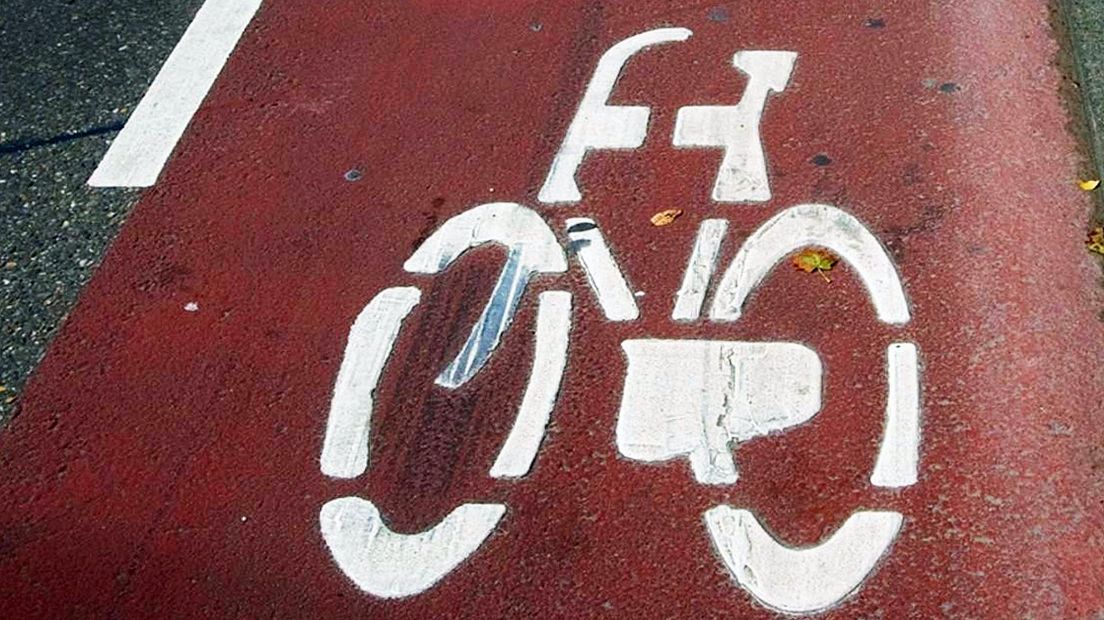 Sommige wegen krijgen rode fietsstroken